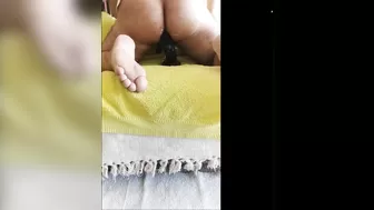 Brincando com Um Dildo Gigante no Rabinho¡_AntonioBi40_1080p