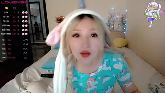 mi_hee painted bitch gently pulls pussy