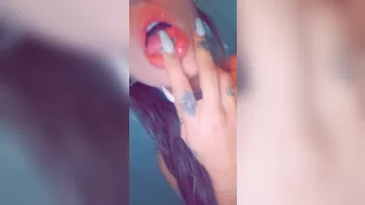 belasum luxurious slut fucks shaved cunt