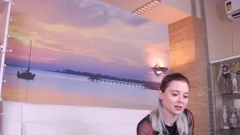 kittycaitlin gorgeous babe licks dildo