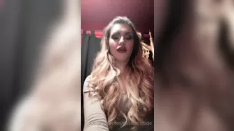 mistressiside  sexy babe dancing striptease