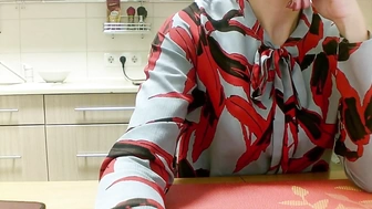 SpartakCHemp ласкает свою лисую пилотку