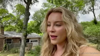 daisykeech brought herself to squirt