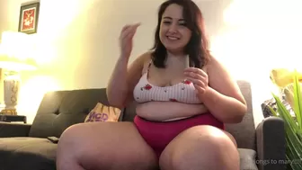 chubbychiquita Exquisite skin fucks pussy through pants