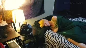 celestinabloomsfree Bewitching bitch cums sweetly