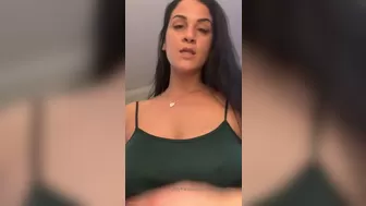 miss raquel violent orgasm