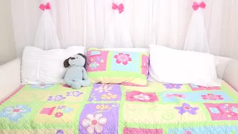 kikAlison Rey Cute stallion gets cum on face