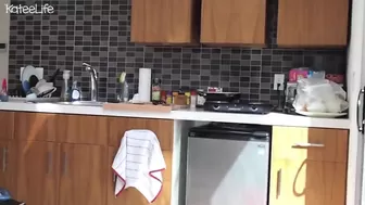 ka8eeowen  aka kateelife Gorgeous girl masturbates cunt