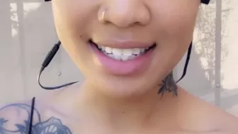 honey gold girl with big shapes
