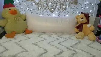 honey gold buxom cutie is played with dildo