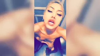 gwen singer Attractive blonde fucking herself with fingers