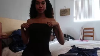 Alyssa Cova (@alyssacova) onlyfans young slag masturbates