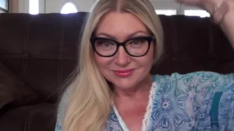 Violet Bliss (@violetbliss) onlyfans Crazy Thing Sucks Dick