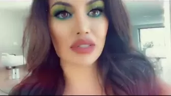 toochi kash onlyfans Sexy woman posing nude