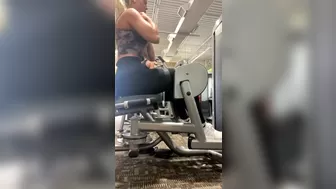 toneupwithtay Crazy chick fondles her cunt by hand