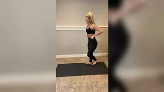 toneupwithtay Naughty babe posing in lingerie