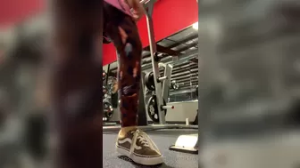thatgirlfromtiktok Incredible bitch shows off her delicious ass.
