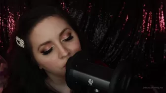 dovey Busty wench masturbates pussy