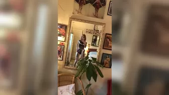 Maud Suicide shows pussy