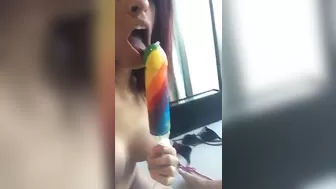Makayla cox Pretty lady puts on juicy vagina