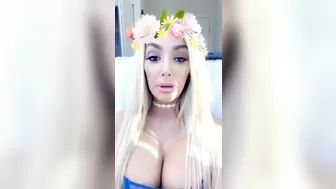Lynaritaa Big tit lady masturbates cunt