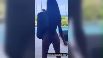 Lynaritaa Cute female fucking herself with phallus