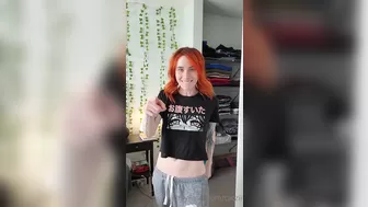 catzii Wonderful redhead sexy poses for the camera