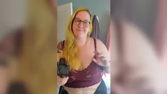 bodyposistylist Wonderful queen indulges in sex toy