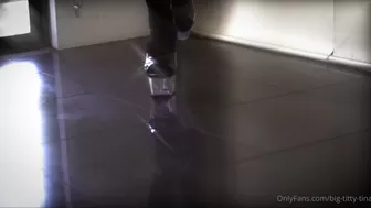 big Impressive slut fucks herself with sex toy