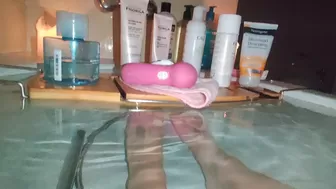 Hannah James aka hannahjames710 onlyfans Attractive bitch kneads juicy milking