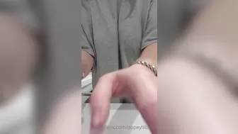 DopeyLilBean onlyfans squirt on the table