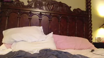 brookesawyer Big tit babe bares sexy body