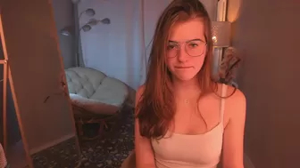 zlata_luna Imposing slut fucks pussy with fingers