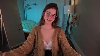 zlata_luna Busty chick fucks herself with a dildo