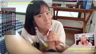 obokozu gently fucks her pussy