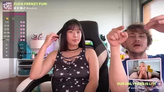 obokozu Sexy lady fucks shaved holes