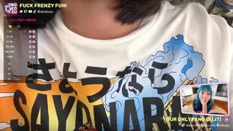 obokozu Playful babe shows off her charms