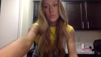 addisonvodka Luxurious mare fucks holes with a phallus