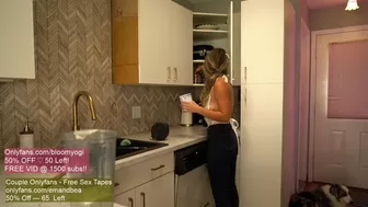 bloomyogi Exquisite kurva caresses natural tits