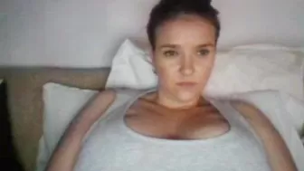 diamondtits Hot prostitute masturbating pussy with her hand