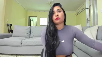 cheeseburgerjesus fucking herself in her pussy