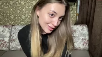 lily_hun Sexy wench sucks dick