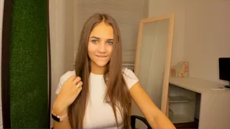 eva_jonees Stocking babe shows elastic tits