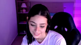 victoria_casas Sexy mare caresses her nipples