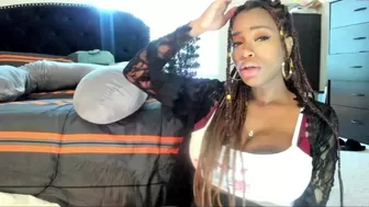 napudi1 Skinny babe jerking her shaved cunt