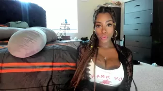napudi1 Exquisite bitch gently jerks her pussy
