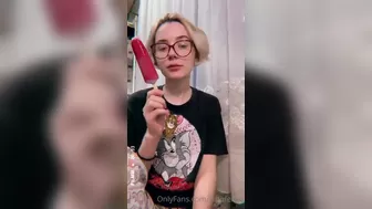 kotofeuka Luxurious curvy gently pulls sisyandry