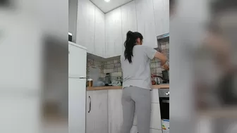 _AlinaSexy_  Juicy chick fucks herself in cunt