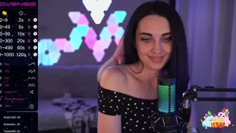 MalinaBo0m  Hot chick caresses big ass