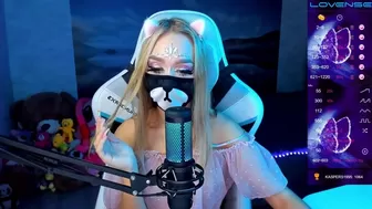 Amallllia  The stubborn stranger rubs himself with oil